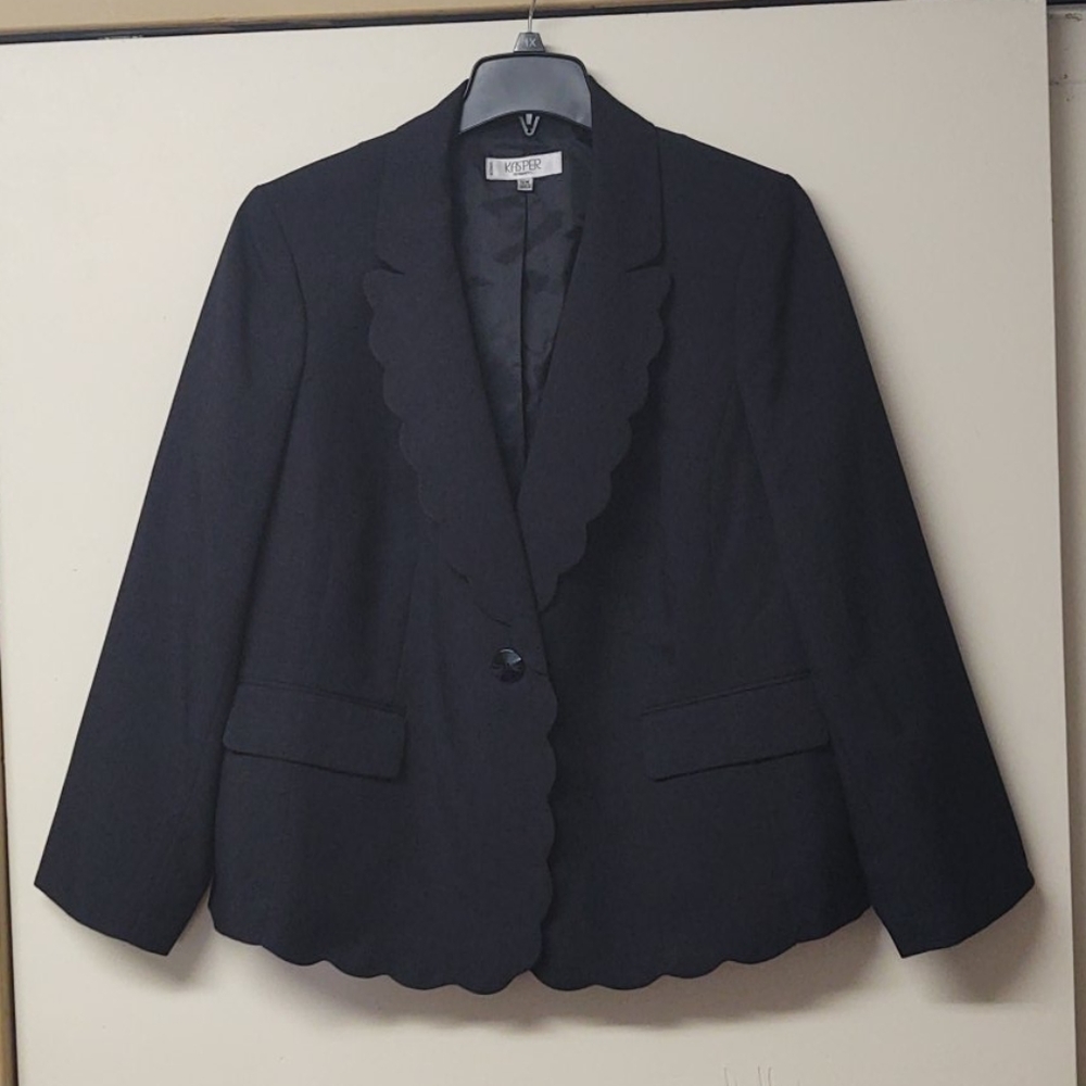 Navy Scalloped Edge Blazer, 18W, NWOT